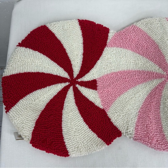 Isaac Mizrahi Holiday Peppermint Candy Table Runner 13 x 48” New - Picture 4 of 15